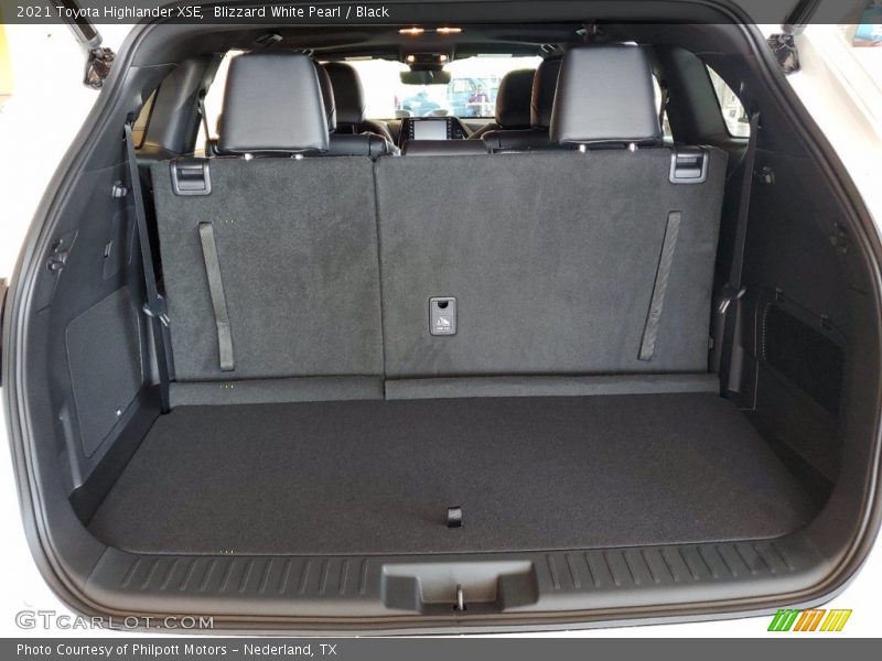 Blizzard White Pearl / Black 2021 Toyota Highlander XSE