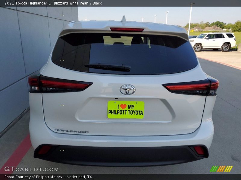 Blizzard White Pearl / Black 2021 Toyota Highlander L