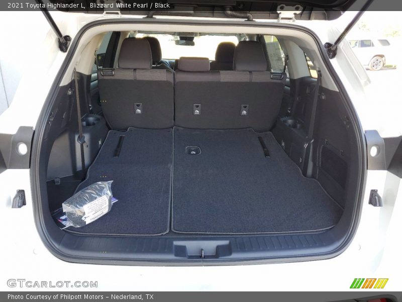 Blizzard White Pearl / Black 2021 Toyota Highlander L