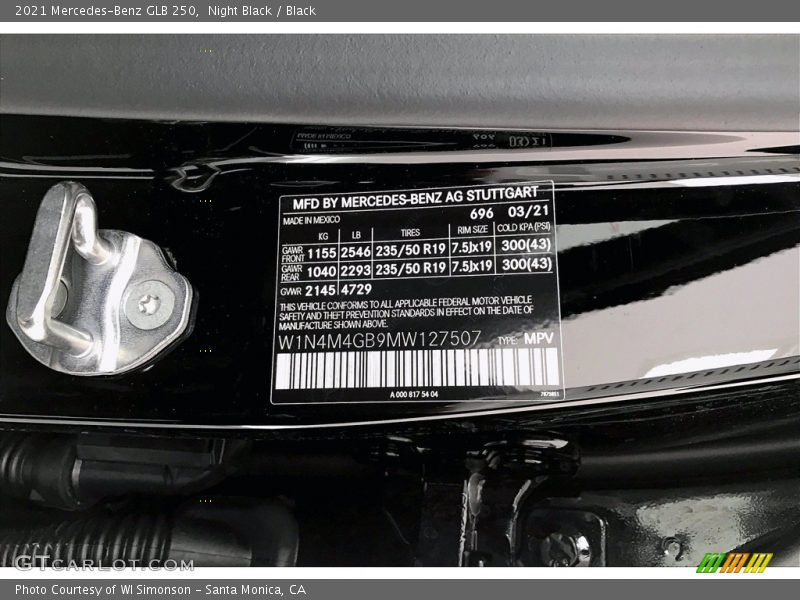 Night Black / Black 2021 Mercedes-Benz GLB 250