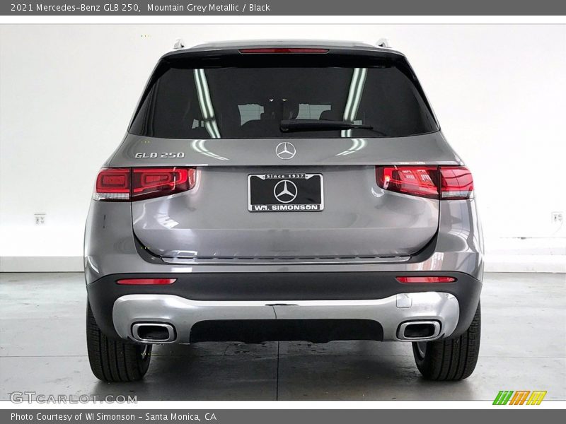 Mountain Grey Metallic / Black 2021 Mercedes-Benz GLB 250