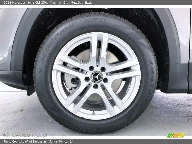 Mountain Grey Metallic / Black 2021 Mercedes-Benz GLB 250