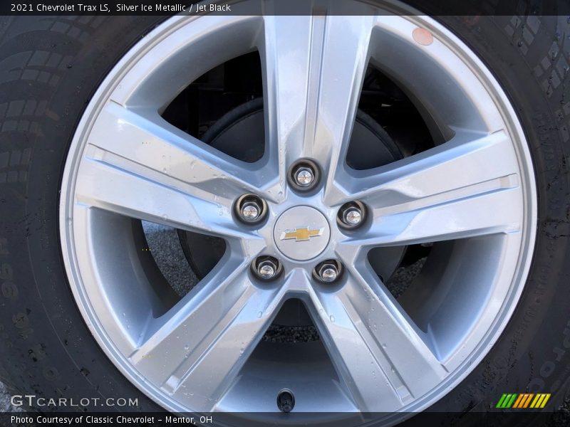 Silver Ice Metallic / Jet Black 2021 Chevrolet Trax LS