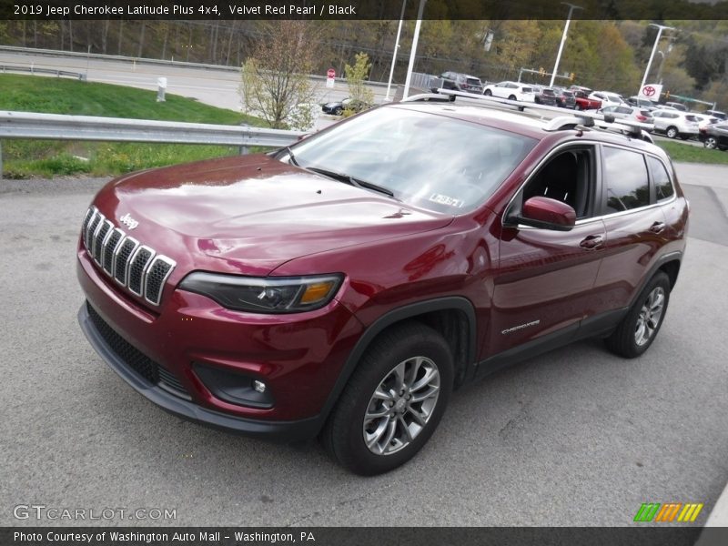 Velvet Red Pearl / Black 2019 Jeep Cherokee Latitude Plus 4x4