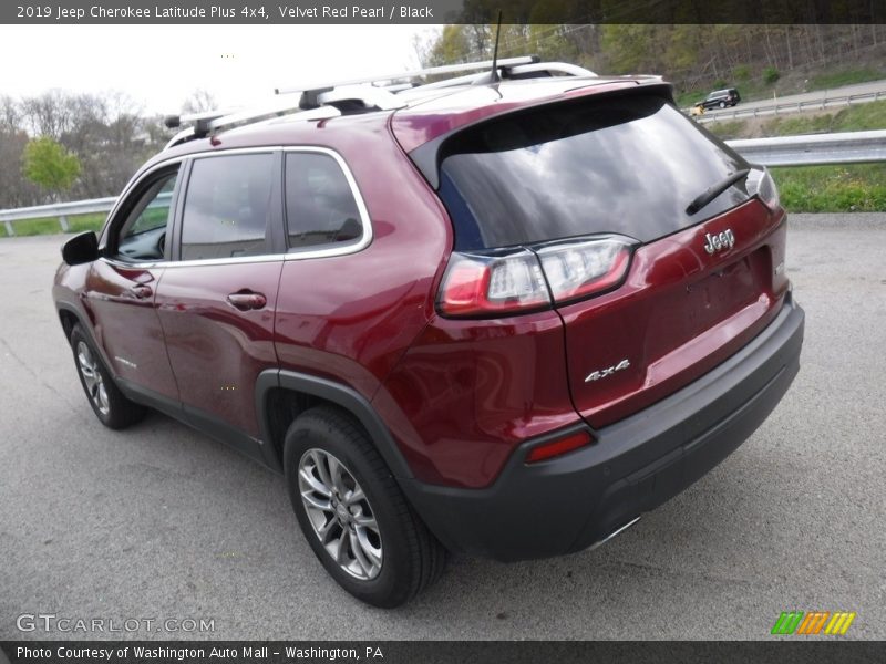 Velvet Red Pearl / Black 2019 Jeep Cherokee Latitude Plus 4x4