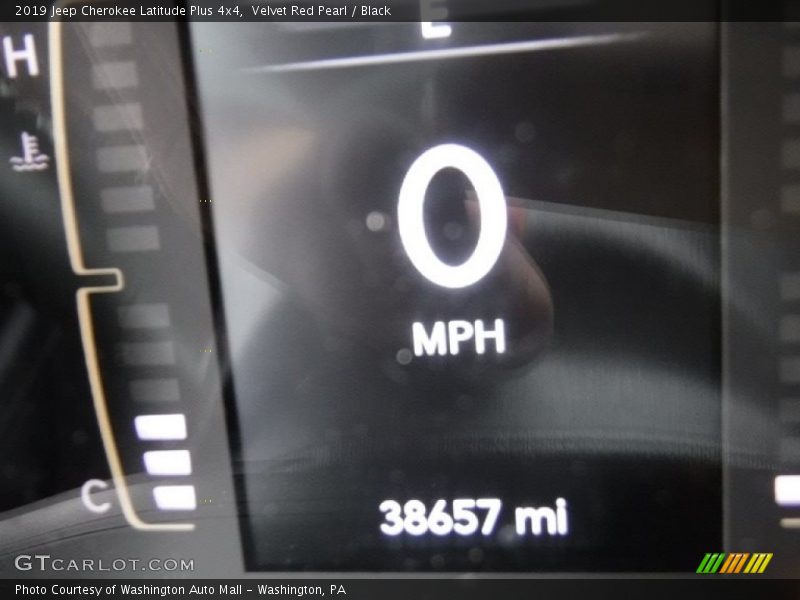 Velvet Red Pearl / Black 2019 Jeep Cherokee Latitude Plus 4x4