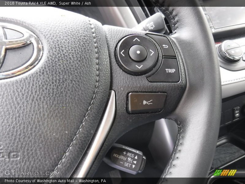 Super White / Ash 2018 Toyota RAV4 XLE AWD