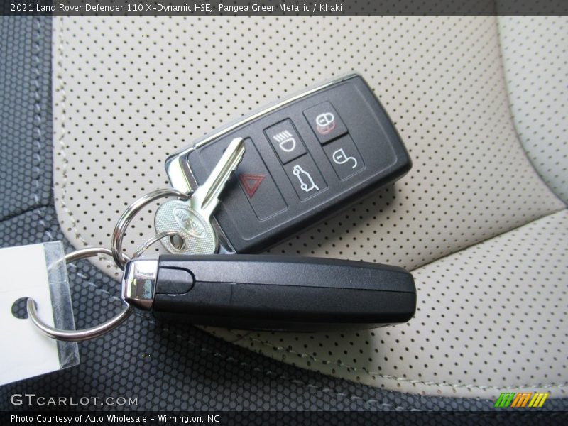 Keys of 2021 Defender 110 X-Dynamic HSE