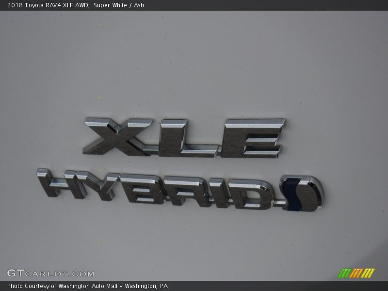 Super White / Ash 2018 Toyota RAV4 XLE AWD