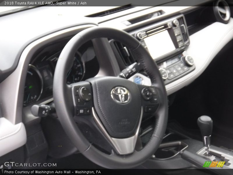 Super White / Ash 2018 Toyota RAV4 XLE AWD