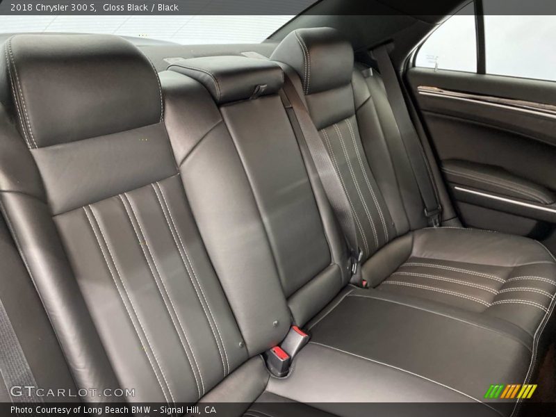 Gloss Black / Black 2018 Chrysler 300 S
