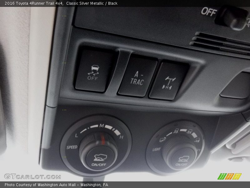 Classic Silver Metallic / Black 2016 Toyota 4Runner Trail 4x4