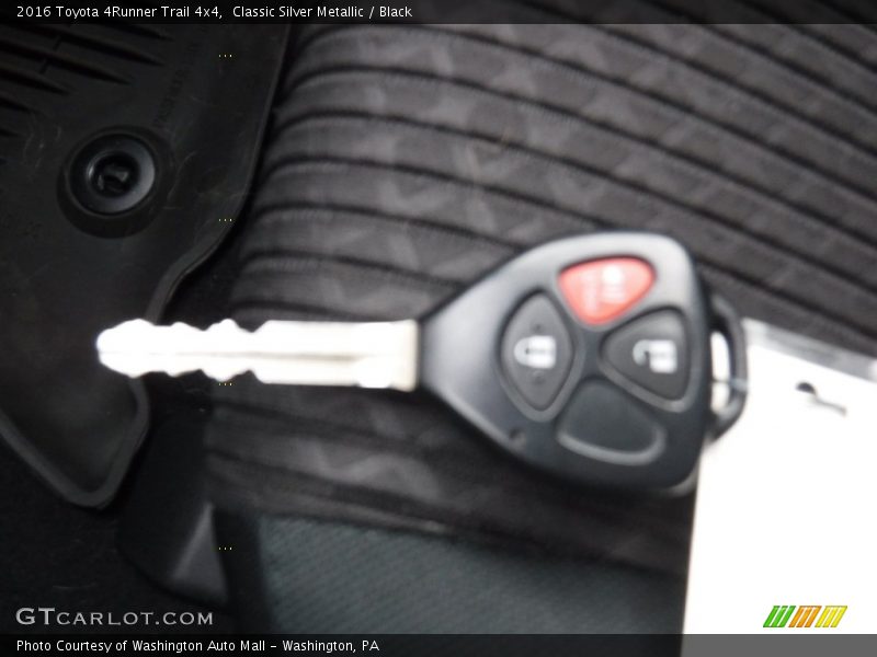 Classic Silver Metallic / Black 2016 Toyota 4Runner Trail 4x4