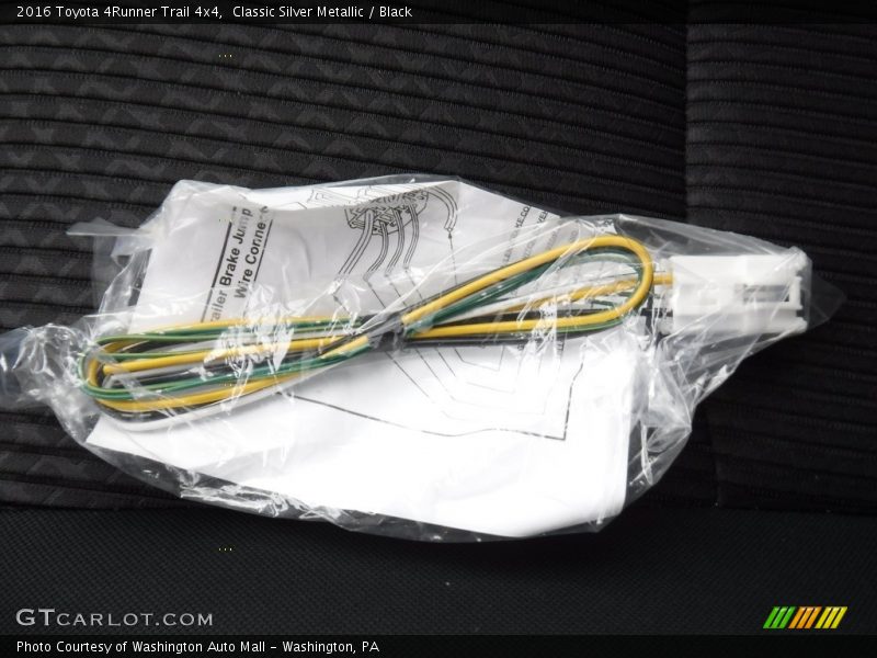 Classic Silver Metallic / Black 2016 Toyota 4Runner Trail 4x4