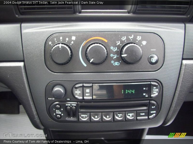 Satin Jade Pearlcoat / Dark Slate Gray 2004 Dodge Stratus SXT Sedan