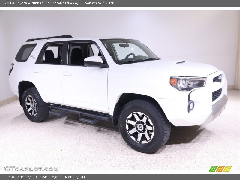 Super White / Black 2019 Toyota 4Runner TRD Off-Road 4x4