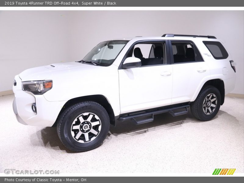 Super White / Black 2019 Toyota 4Runner TRD Off-Road 4x4