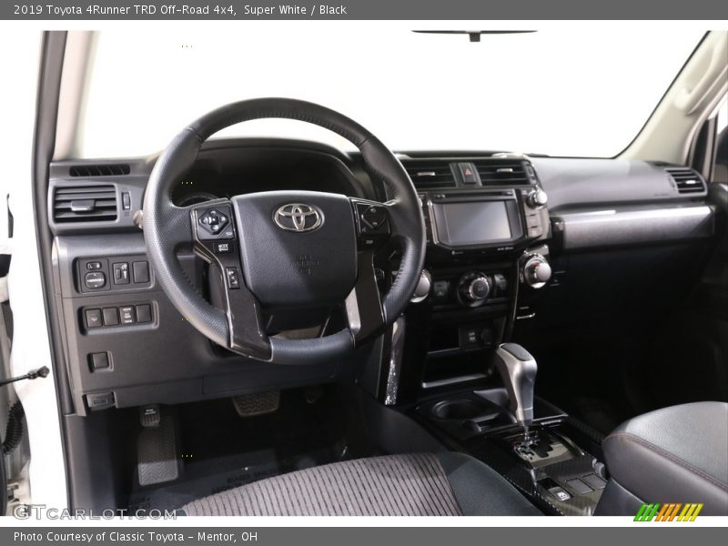 Super White / Black 2019 Toyota 4Runner TRD Off-Road 4x4