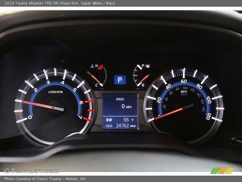 Super White / Black 2019 Toyota 4Runner TRD Off-Road 4x4