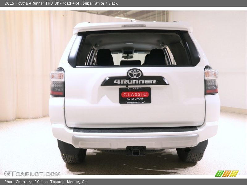 Super White / Black 2019 Toyota 4Runner TRD Off-Road 4x4
