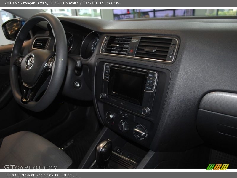 Silk Blue Metallic / Black/Palladium Gray 2018 Volkswagen Jetta S