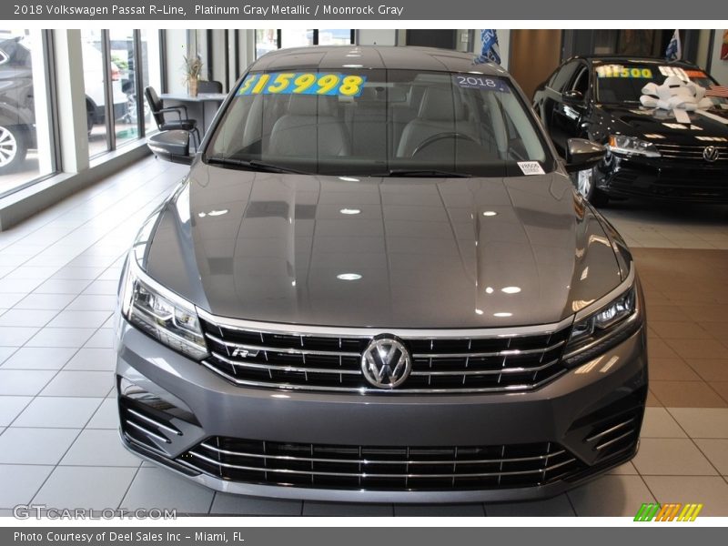 Platinum Gray Metallic / Moonrock Gray 2018 Volkswagen Passat R-Line