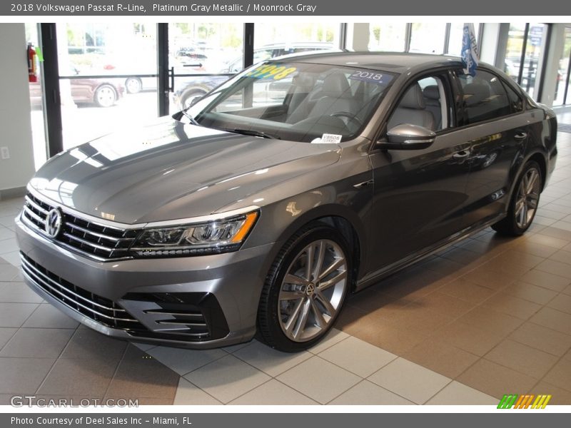 Platinum Gray Metallic / Moonrock Gray 2018 Volkswagen Passat R-Line