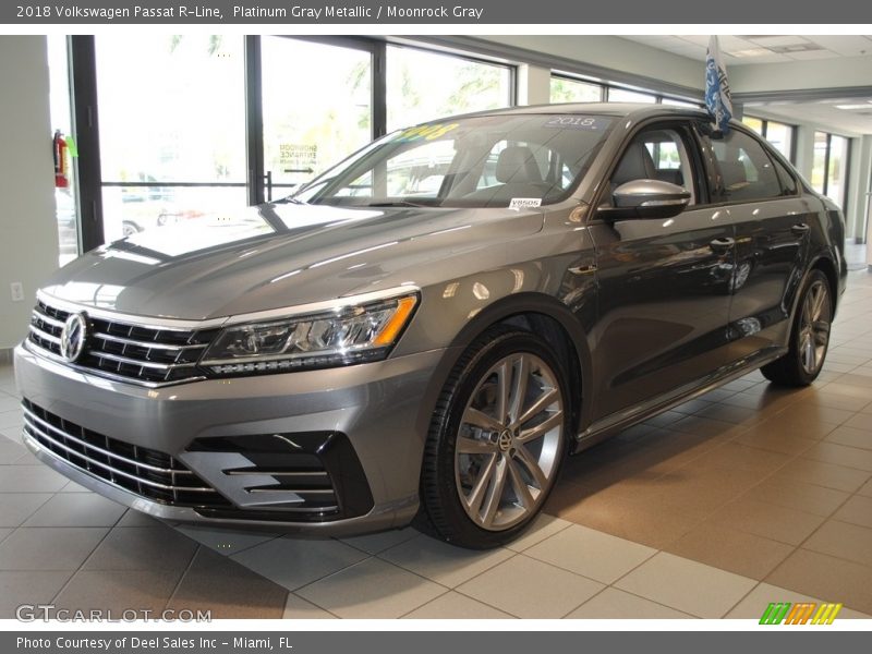Platinum Gray Metallic / Moonrock Gray 2018 Volkswagen Passat R-Line