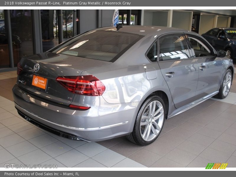 Platinum Gray Metallic / Moonrock Gray 2018 Volkswagen Passat R-Line