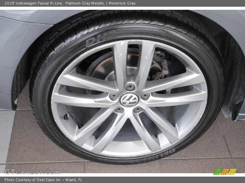 Platinum Gray Metallic / Moonrock Gray 2018 Volkswagen Passat R-Line