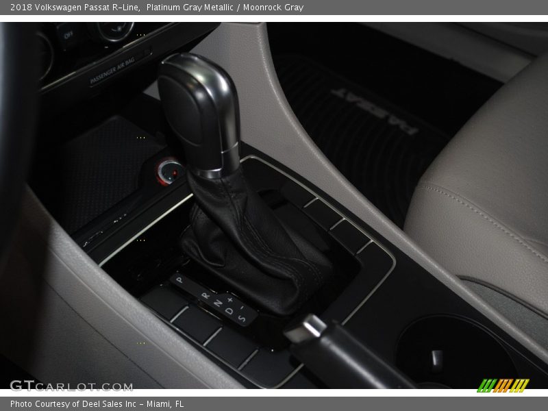 Platinum Gray Metallic / Moonrock Gray 2018 Volkswagen Passat R-Line