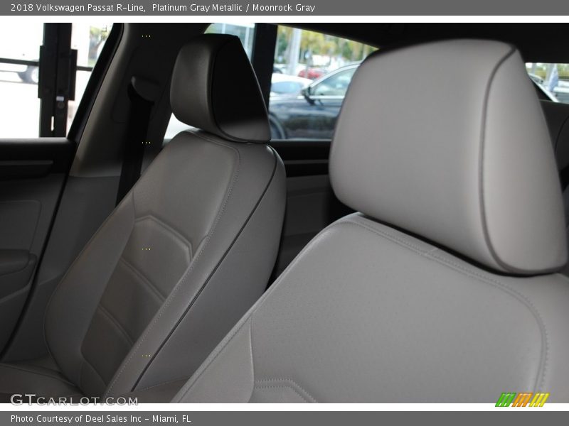 Platinum Gray Metallic / Moonrock Gray 2018 Volkswagen Passat R-Line