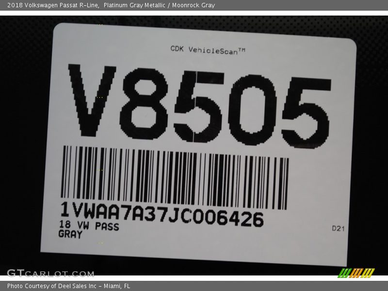 Platinum Gray Metallic / Moonrock Gray 2018 Volkswagen Passat R-Line