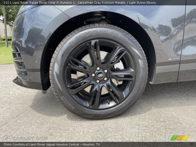 Carpathian Gray Premium Metallic / Light Oyster/Ebony 2021 Land Rover Range Rover Velar R-Dynamic S