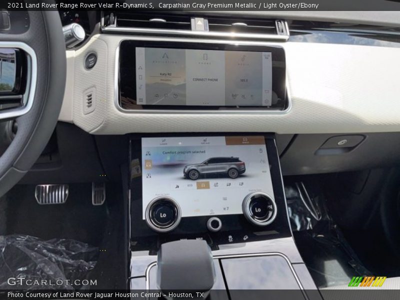 Carpathian Gray Premium Metallic / Light Oyster/Ebony 2021 Land Rover Range Rover Velar R-Dynamic S