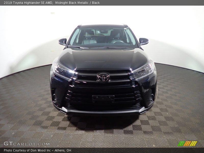Midnight Black Metallic / Black 2019 Toyota Highlander SE AWD