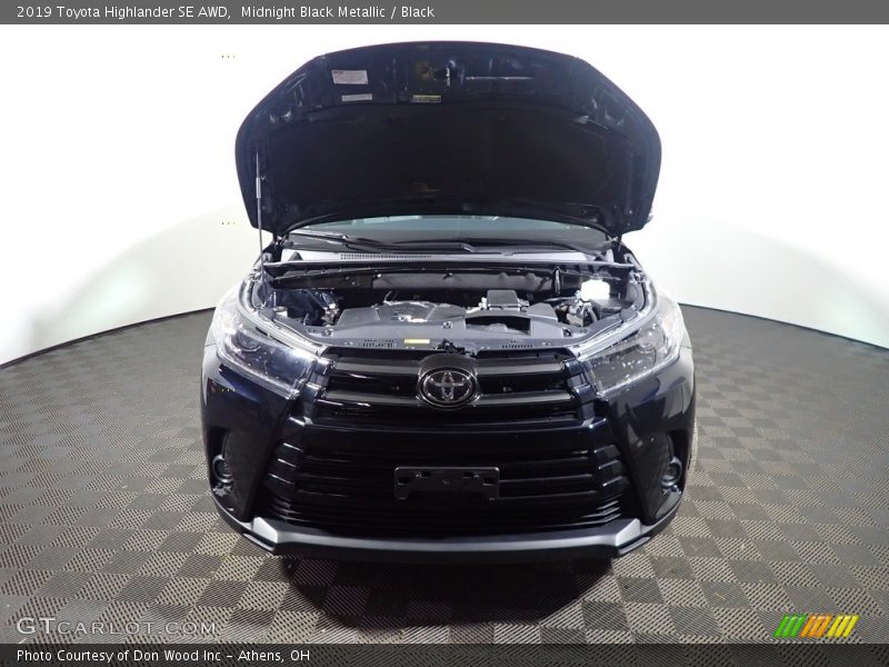 Midnight Black Metallic / Black 2019 Toyota Highlander SE AWD