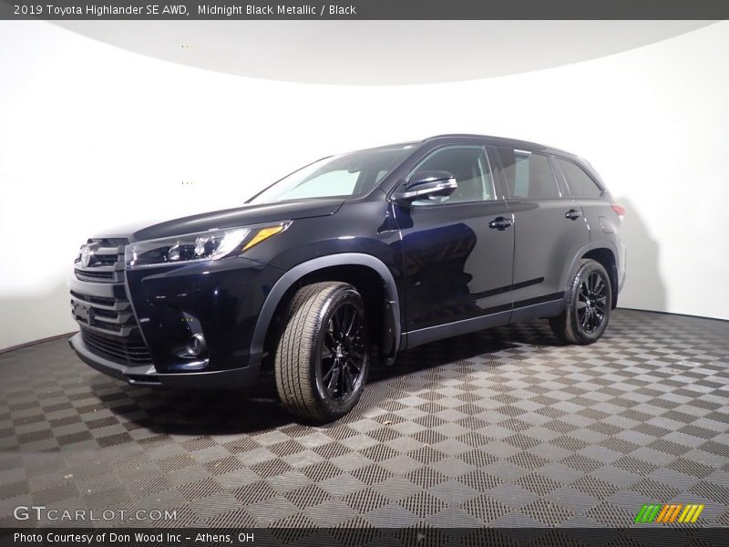 Midnight Black Metallic / Black 2019 Toyota Highlander SE AWD