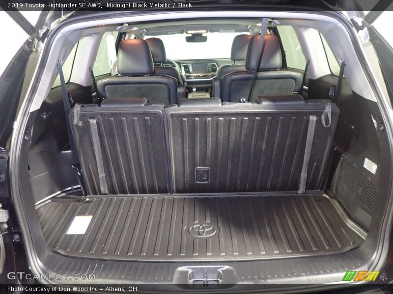 Midnight Black Metallic / Black 2019 Toyota Highlander SE AWD