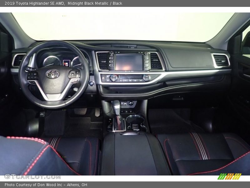 Midnight Black Metallic / Black 2019 Toyota Highlander SE AWD