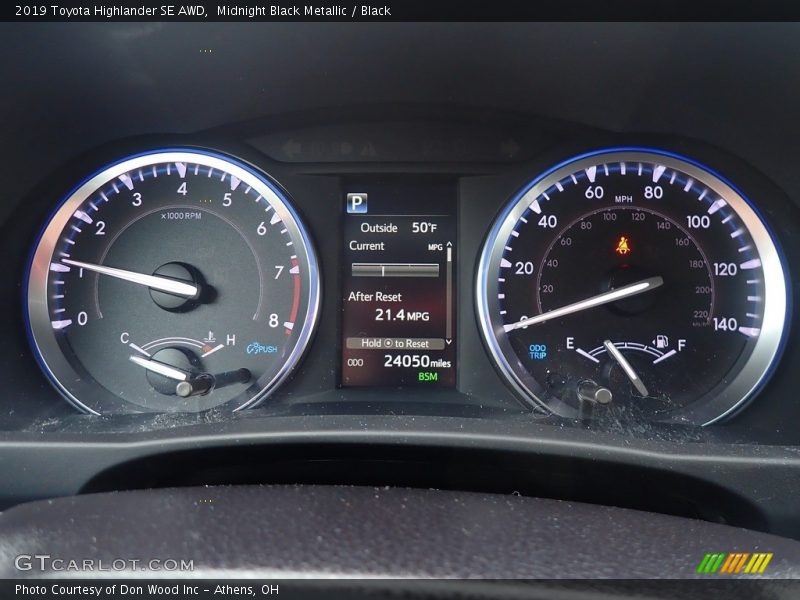 Midnight Black Metallic / Black 2019 Toyota Highlander SE AWD