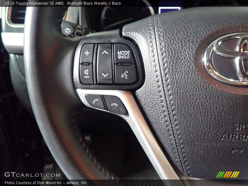 Midnight Black Metallic / Black 2019 Toyota Highlander SE AWD