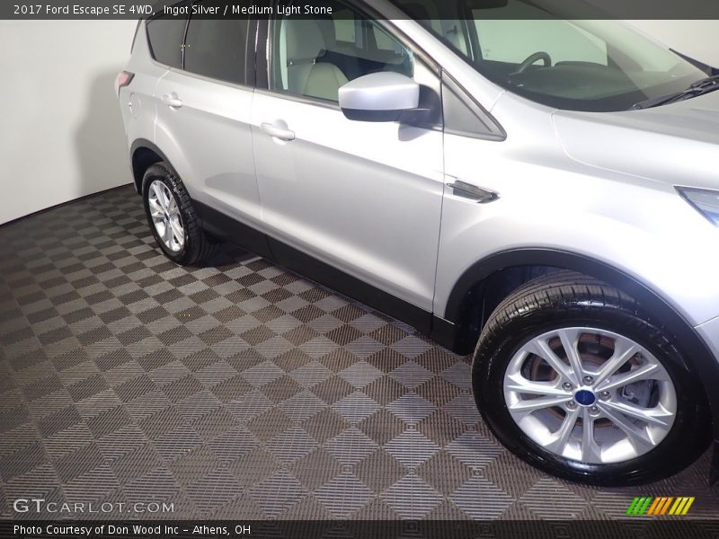 Ingot Silver / Medium Light Stone 2017 Ford Escape SE 4WD