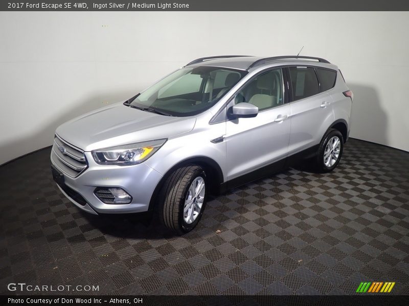 Ingot Silver / Medium Light Stone 2017 Ford Escape SE 4WD