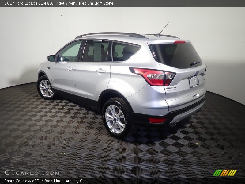 Ingot Silver / Medium Light Stone 2017 Ford Escape SE 4WD