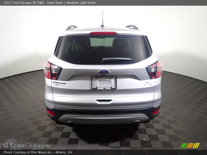 Ingot Silver / Medium Light Stone 2017 Ford Escape SE 4WD
