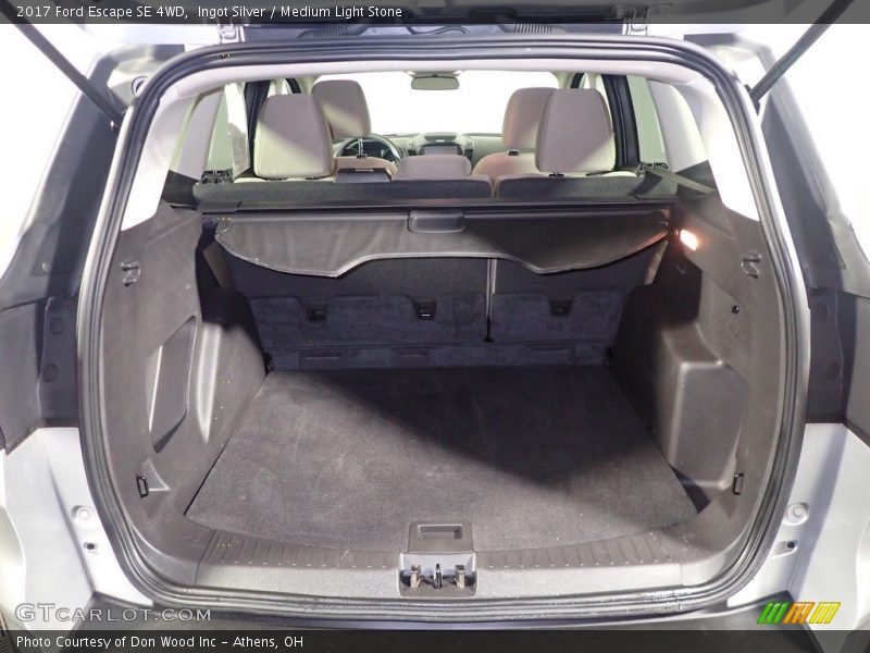 Ingot Silver / Medium Light Stone 2017 Ford Escape SE 4WD