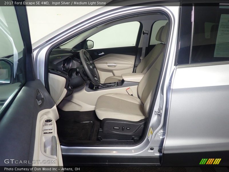 Ingot Silver / Medium Light Stone 2017 Ford Escape SE 4WD