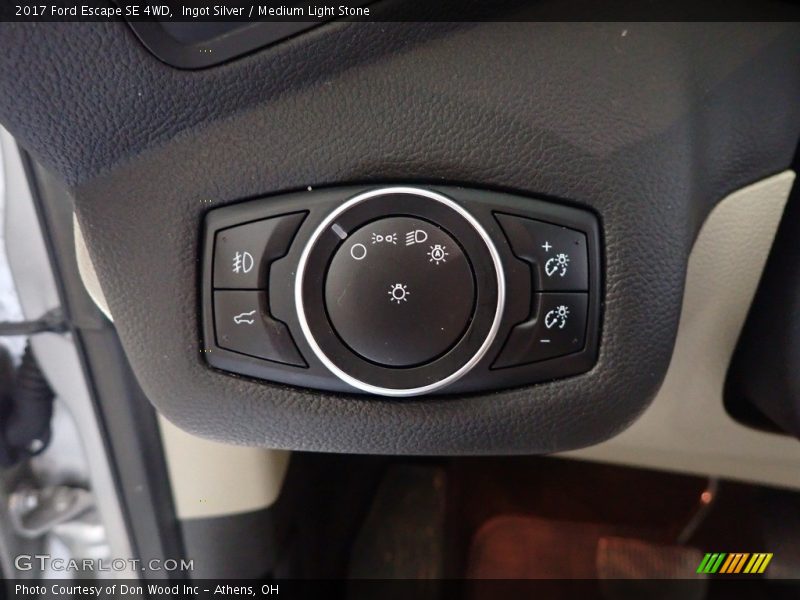 Ingot Silver / Medium Light Stone 2017 Ford Escape SE 4WD