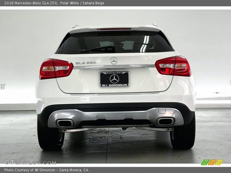 Polar White / Sahara Beige 2018 Mercedes-Benz GLA 250